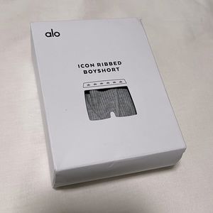 ALO Yoga, Icon Ribbed Boyshort, Size XS, Color: Grey